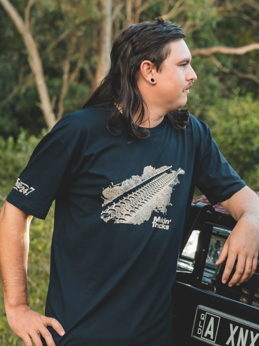 Original Makin Tracks - Men's Navy T-Shirt