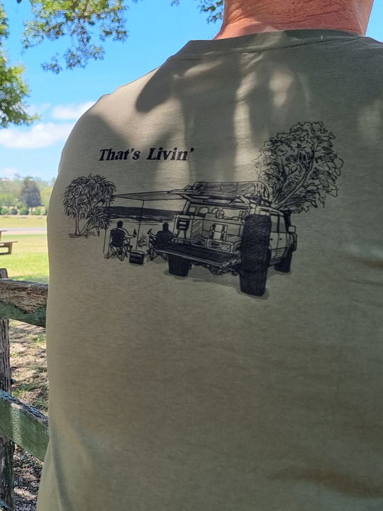 That’s Livin - Men's T-Shirt